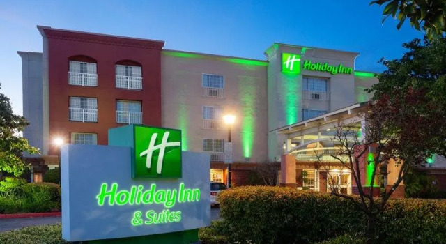 Run of House Holiday Inn & Suites San Mateo - SFO by IHG