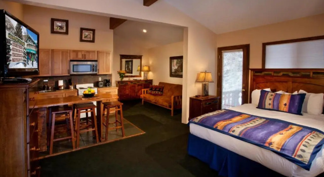 Студия Standard Cottam's Lodge by Alpine Village Suites