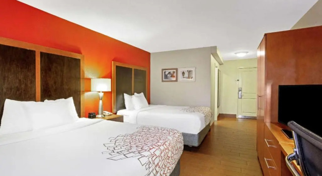Четырёхместный номер Standard La Quinta by Wyndham Williamsburg Historic Area