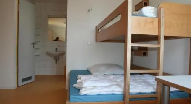 Jugendherberge Tübingen, Забронировать Отель Тюбинген Баден-Вюртемберг, рядом с St. George's Collegiate Church