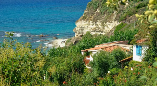 Stromboli Beach Tropea, Varaa Hotelli Brivadi 