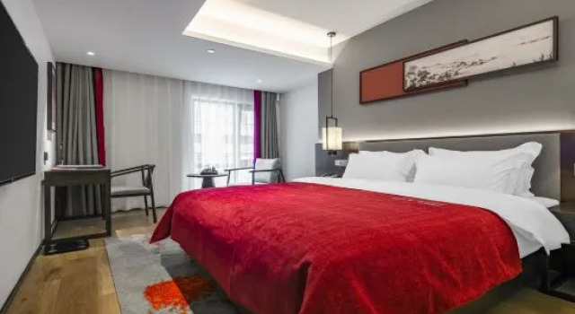 Люкс QIANNA HOTEL (Zhenghong City Provincial People's Hospital)