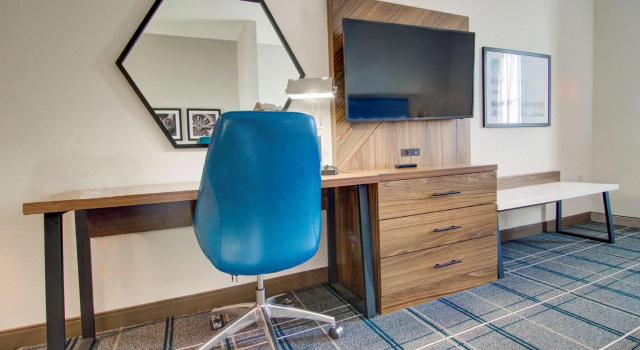 Двухместный люкс Comfort Suites Newport News Airport