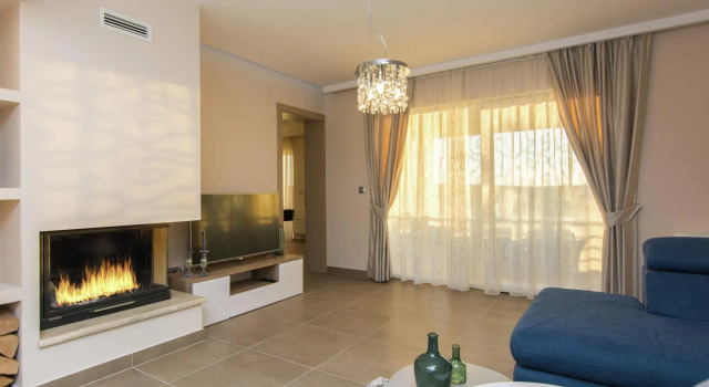 Villa with Private Heated Pool, Забронировать Вилла Отели Сукошан с парковкой, Парковка