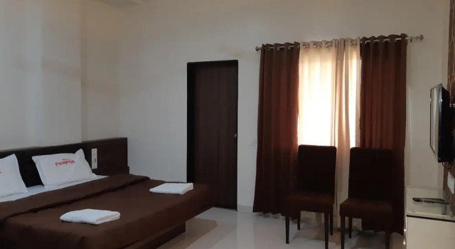 Hotel Pushpak Satara