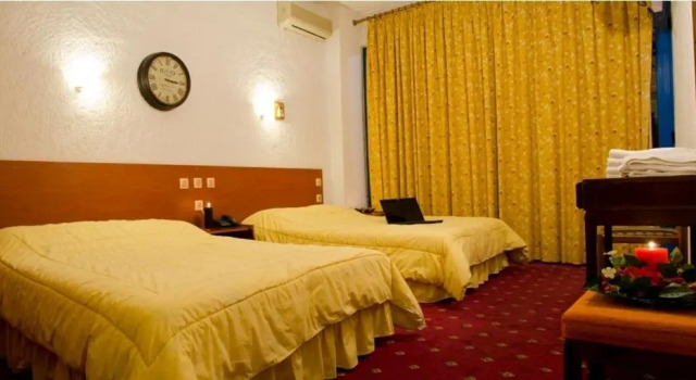 Семейный номер Standard с балконом Hotel Oscar