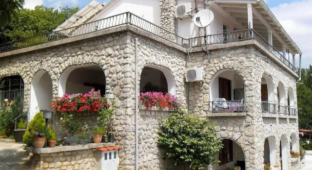 Апартаменты Charming Apartments Kestenovi Dvori