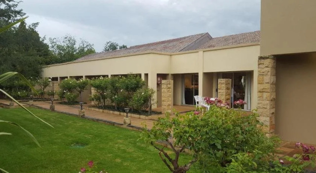 Acacia Lodge