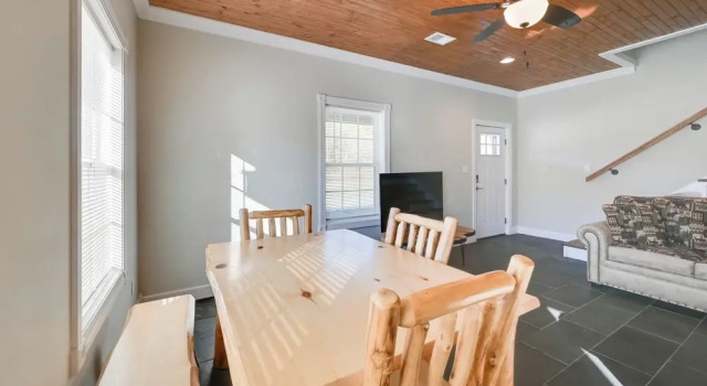 Fish & Unwind! Rough River Hideaway w/ Deck, Rezerwuj Dom wakacyjny Falls of Rough Kentucky