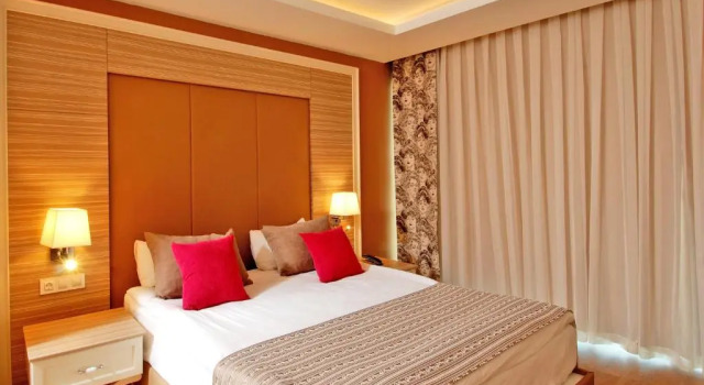 Двухместный номер Standard с видом на окрестности Delphin Deluxe Resort