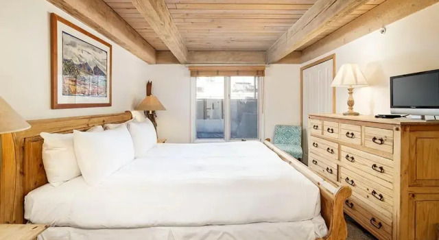 Chateau Eau Claire Unit 8