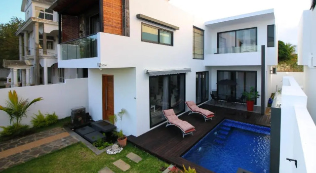 Вилла Villa Grain de café, 4 chambres piscine accès plage