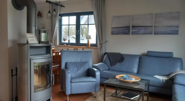 Коттедж FERIENHAUS SOMMERTRAUM - KINDERFREUNDLICH - 3 Schlafzimmer, Garten, Bad und G-WC, Kaminofen