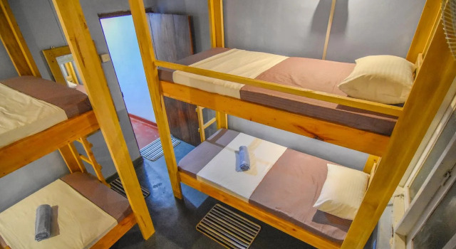 Jay's Bunks-Kandy Hostel - Adults Only