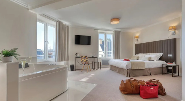 Номер Luxury Hôtel LOrée des plages