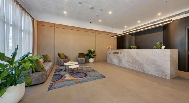 Littomore Suites Kingswood