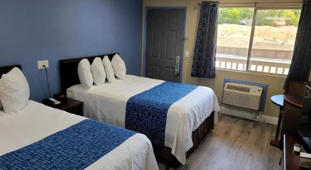 Четырёхместный номер Standard Travelodge by Wyndham Clearlake