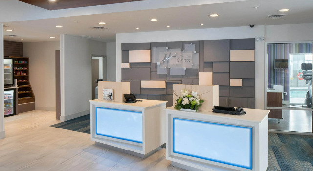 Holiday Inn Express Red Deer North by IHG, Rezerwuj Hotel Hotele 3-gwiazdkowe w Central Alberta, 3*