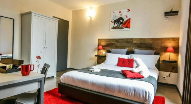 Hôtel Auberge lEstanquet, Buchen Sie Hostel Urt 