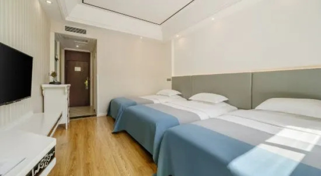 Трёхместный номер Standard Dujiangyan Huaxi Hotel