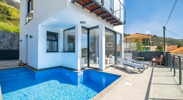 Коттедж Hillside Villa