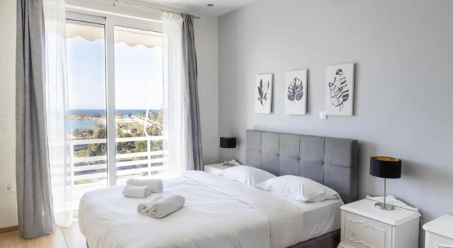 Апартаменты с 2 комнатами Modern art apt in Glyfada with sea view
