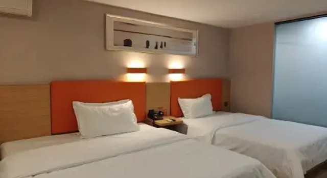 Четырёхместный люкс Superior 7 Days Inn Premium Beijing Dongzhimen Airport Express Station