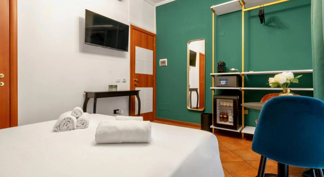 Colosseo Relais, Забронировать Отель Отели Рима с завтраком, рядом с Золотой дом Нерона, Завтраки