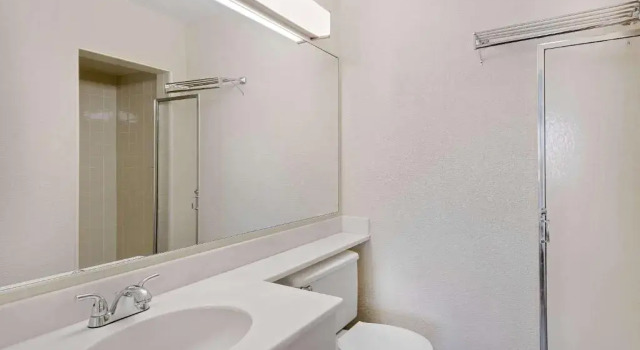 Номер Standard Travelodge by Wyndham Chambersburg