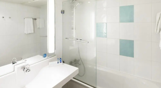 Четырёхместный номер Standard Novotel Glasgow Centre
