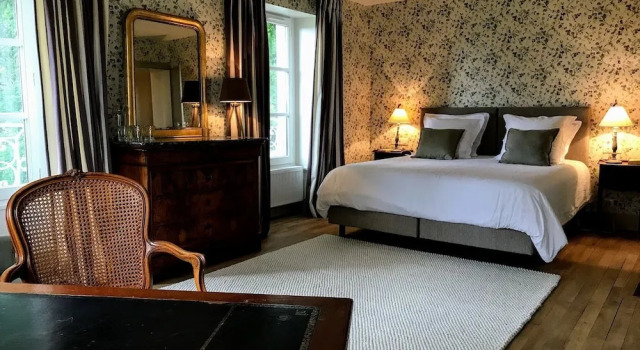 COLIVAULT, Book Hotel  
