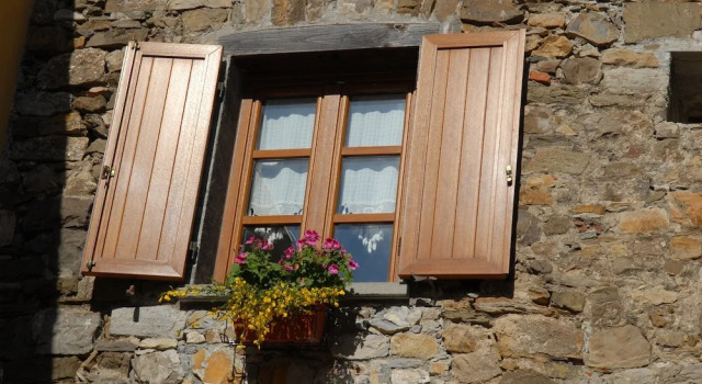 Borgovecchio, Prenota Hotel Bolano Liguria