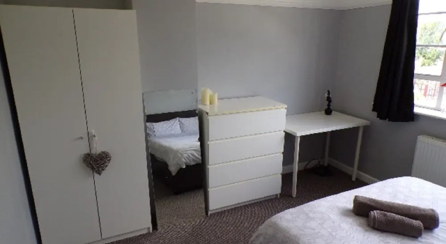 Alexandra House, Забронировать Дом для отпуска Коттеджи Саутгемптона, рядом с Театр «Мэйфлауэр», Коттедж