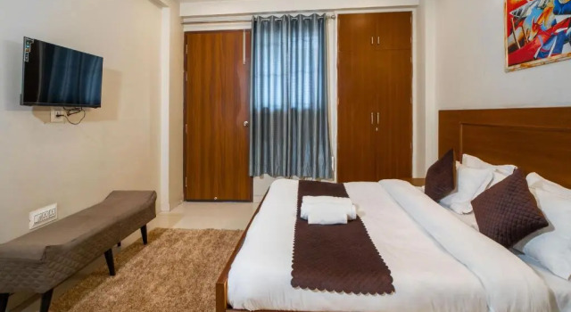 Апартаменты The Lodgers 2 BHK Serviced Apartment infront of Artemis Hospital Gurgaon
