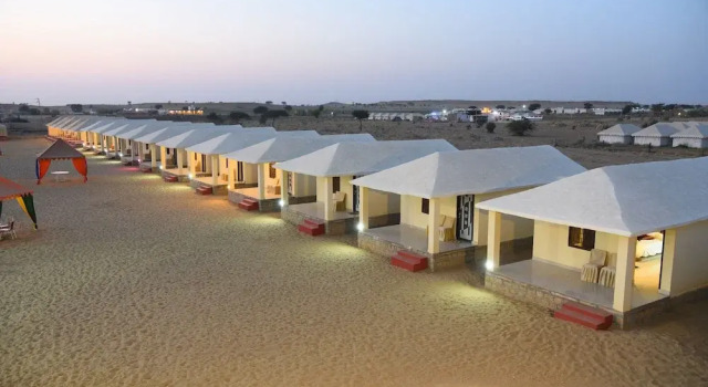 Garh Rajputana Camp, Забронировать Отель Отели штата Раджастхана с парковкой, Парковка
