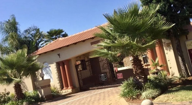Le Cozmo Guest House