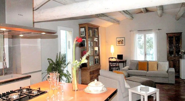 Villa With 3 Bedrooms in Cucuron, With Private Pool, Enclosed Garden and Wifi - 50 km From the Beach, Book Villa Hoteller i Cucuron med pool, Swimmingpool