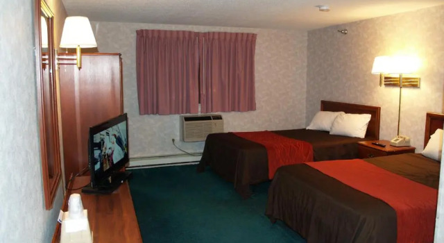 Люкс Deluxe Bangor Inn & Suites
