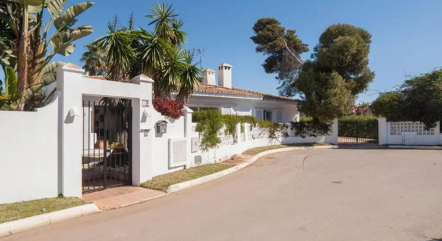 Вилла Charming 4bedroom Villa in Los Monteros Beach