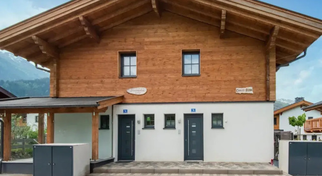 Коттедж с балконом Chalet in Niedernsill near Ski Slopes