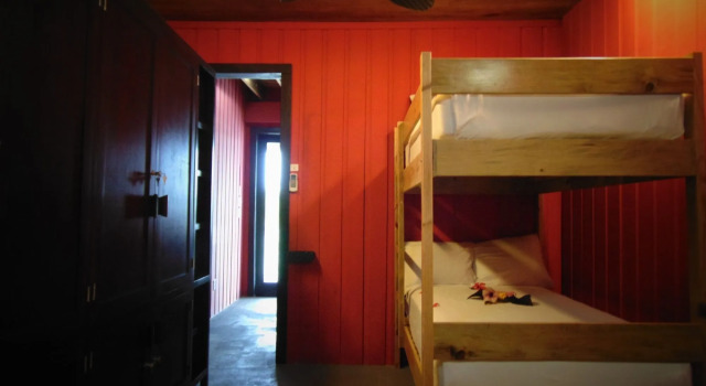 Barefoot Cay Resort, Book Ferieresort 4-stjernede hoteller i Roatan, 4*