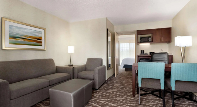 Двухместный люкс Embassy Suites by Hilton Lompoc Central Coast