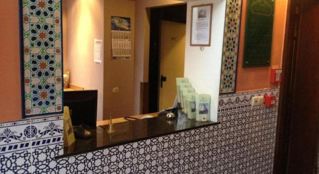Hôtel Stalingrad, Rezerwuj Hotel Hotele w Bruksela z parkingiem, Parking