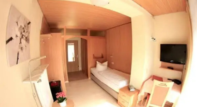 Hotel Schmid, Забронировать Отель Бад-Беллинген Markgräflerland, рядом с Гольф-курорт Drei Thermen