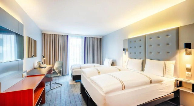 Отель Premier Inn Frankfurt City Europaviertel