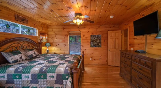Smokerise Lodge by Heritage Cabin Rentals