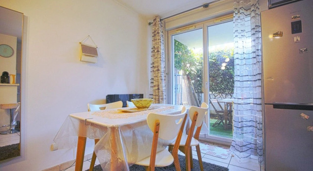 Bright apt With Garden and Parking Near Lyon