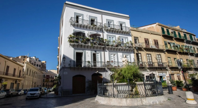 A Casa del Genio, Book Hotel Palermo Sicilien