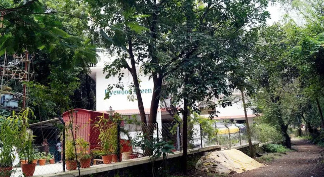 Ryewood Green, Varaa Hotelli Hotellit New Delhi uima-altaalla, Uima-allas