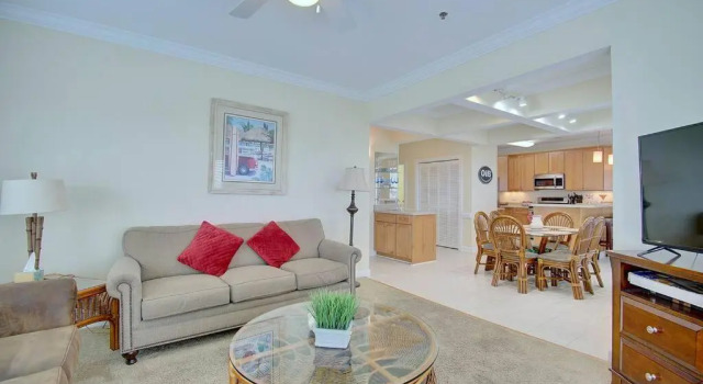 Oceanview 4BR/4BA Condo, Steps to Beach/Pool